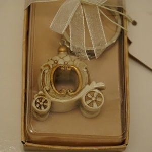 Beautiful Carriage Keychain